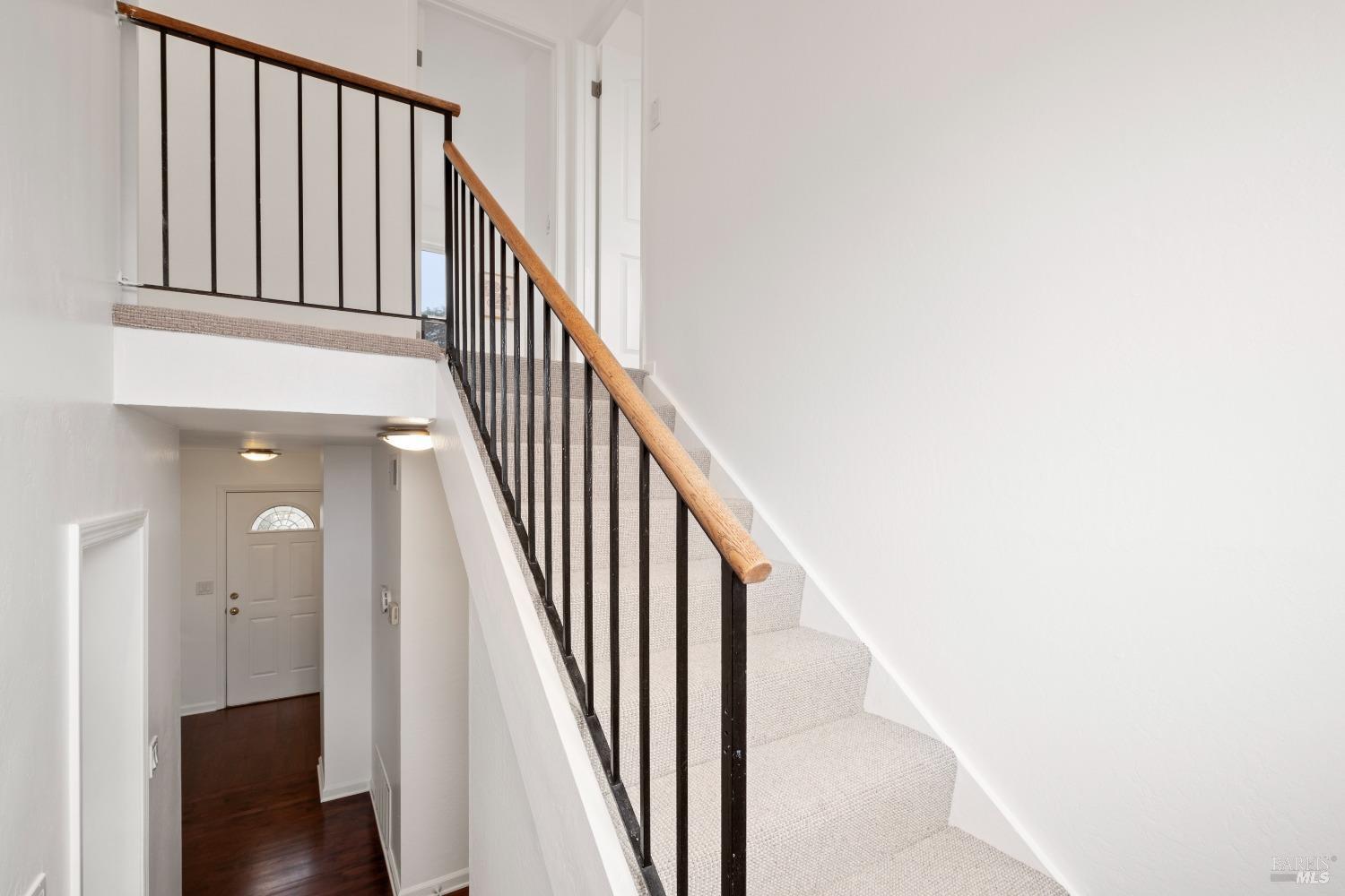 32 Mariner Green Dr