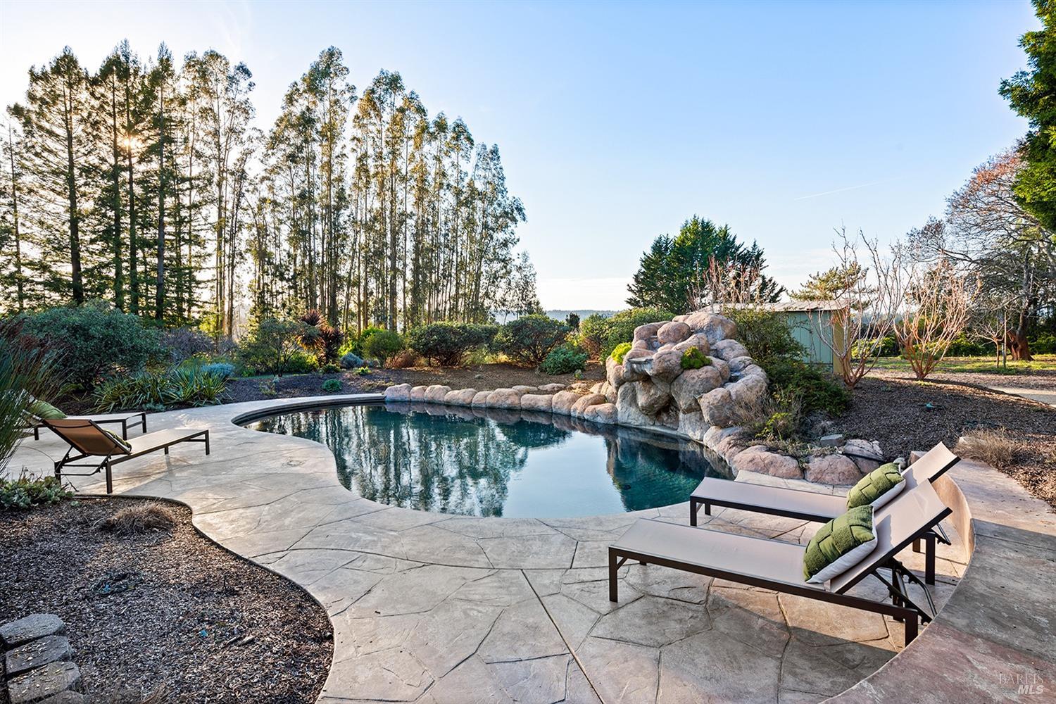 496 Gold Ridge Rd