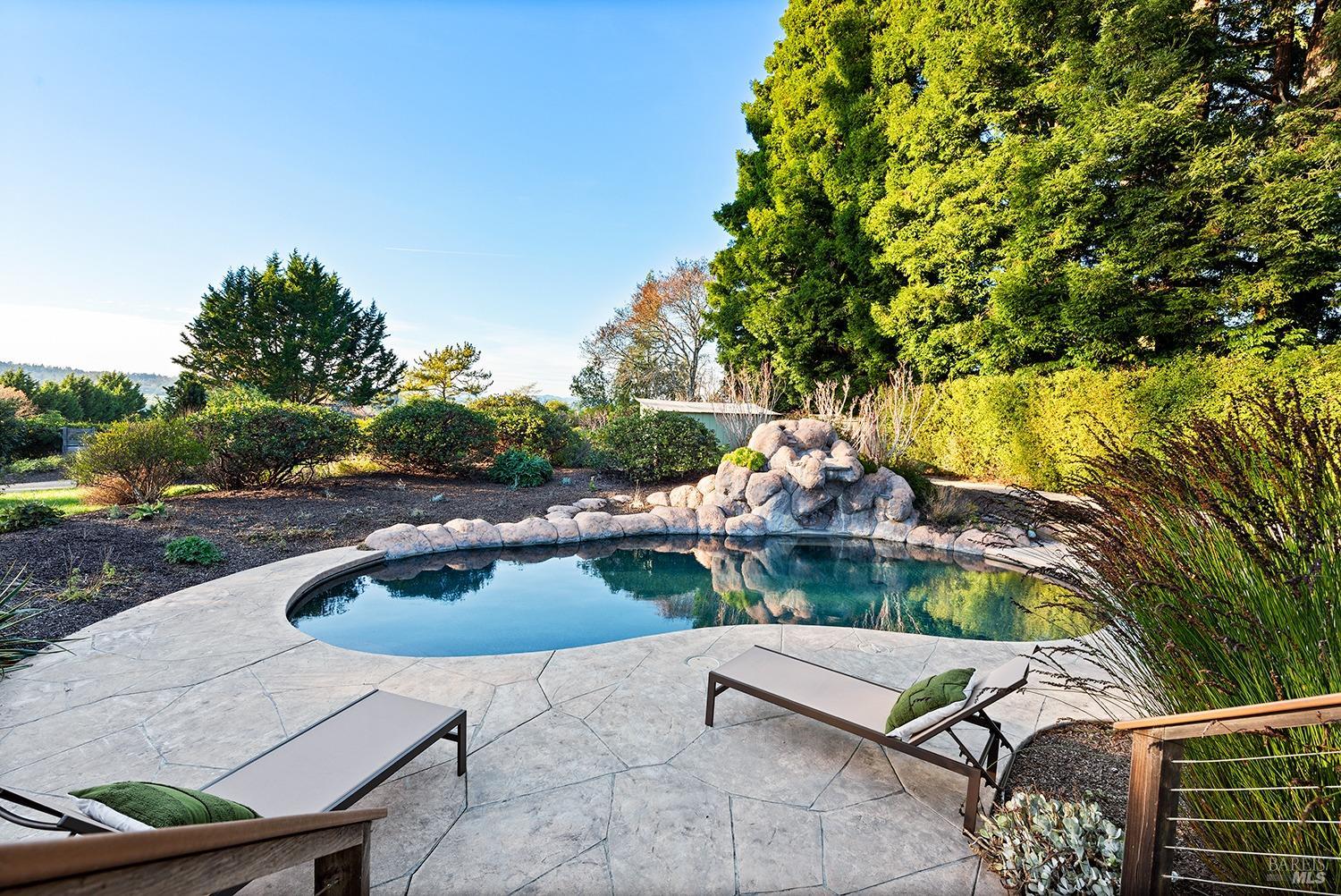 496 Gold Ridge Rd