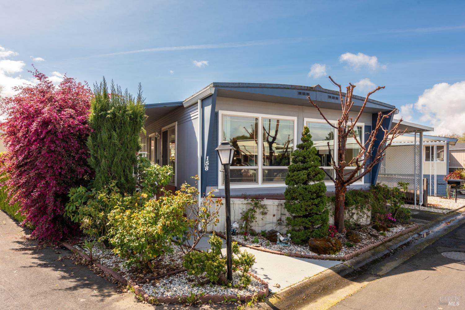 158 Colonial Park Dr
