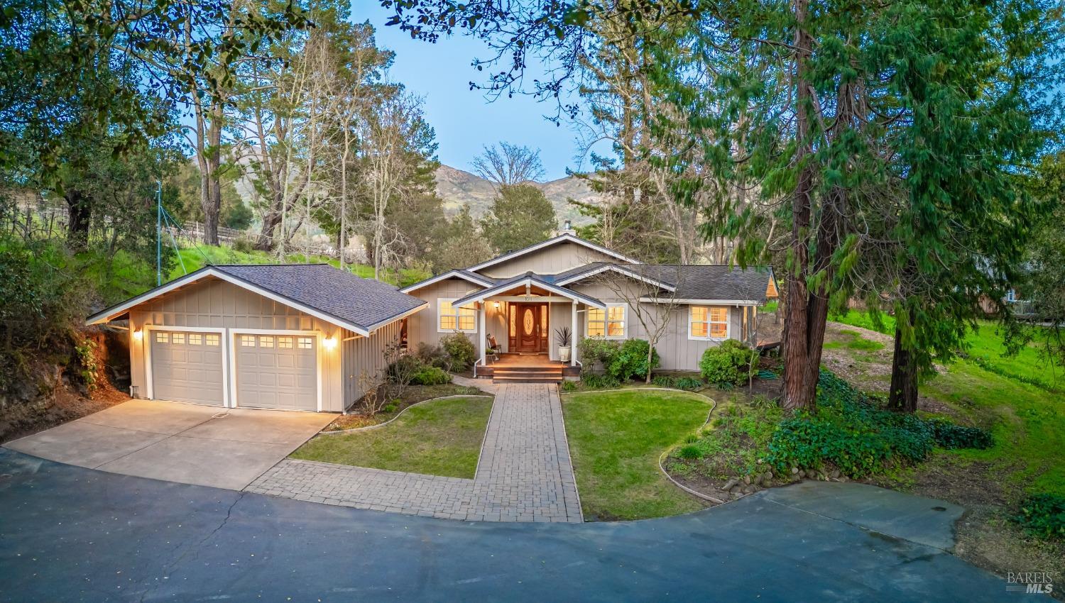 1011 Olive Hill Ln