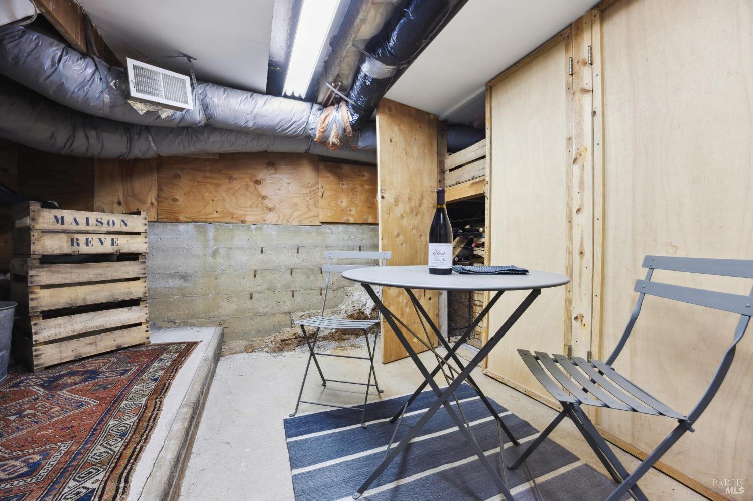 115 4th St