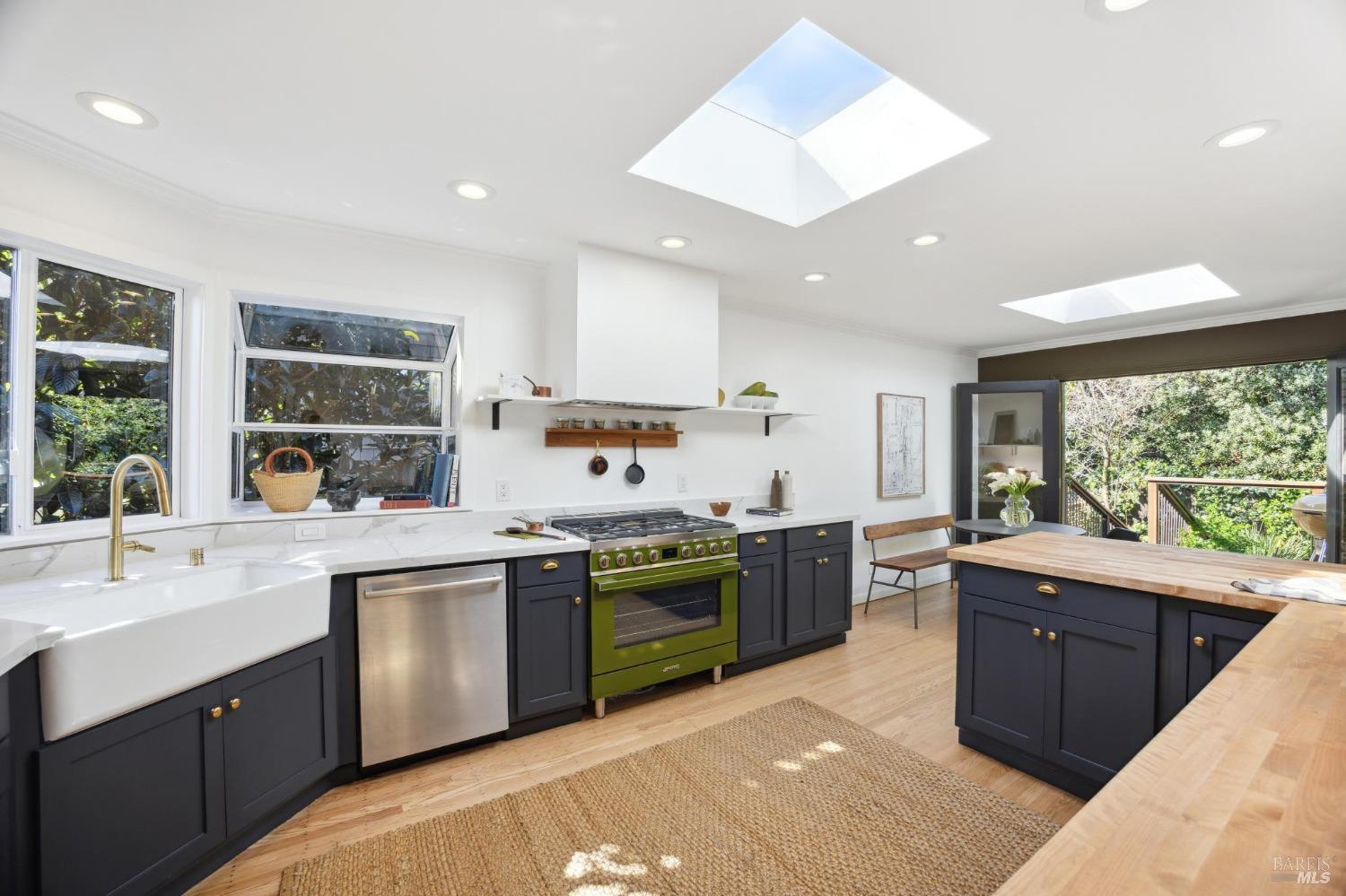 115 4th St