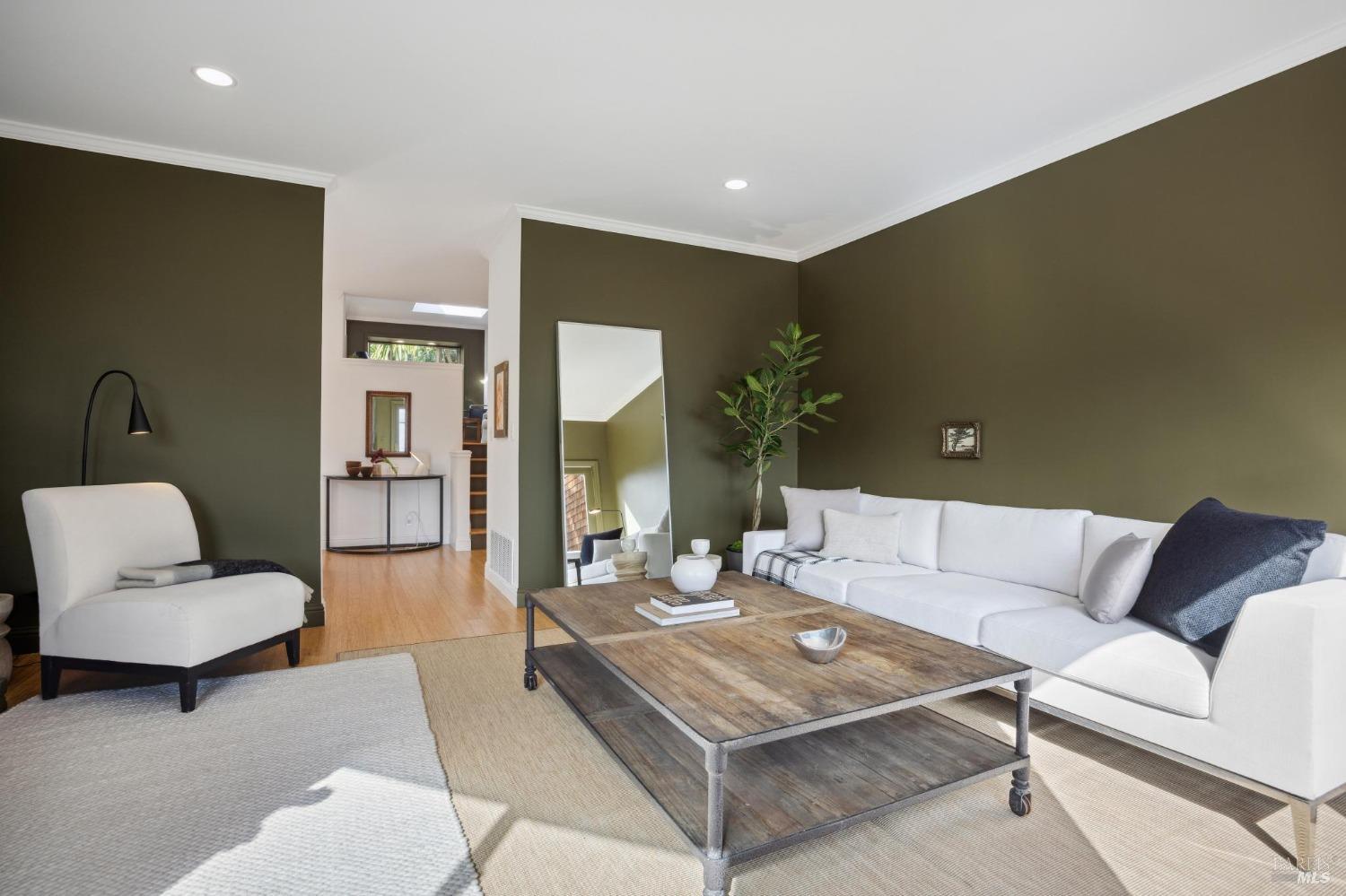 115 4th St