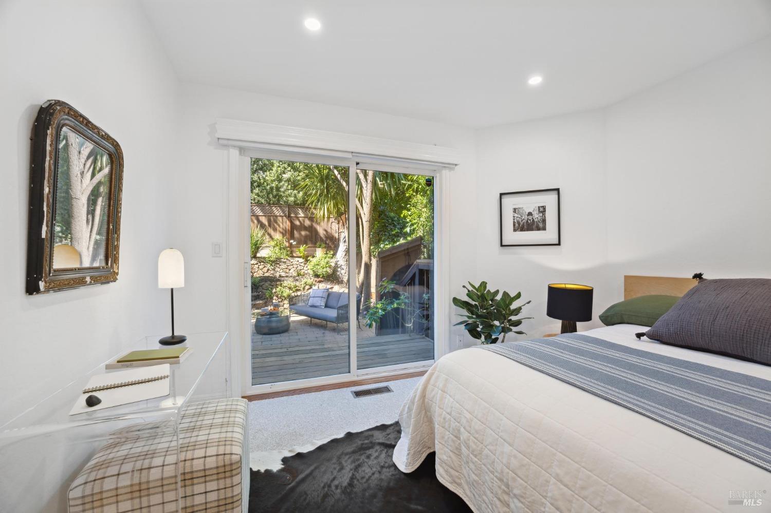 115 4th St