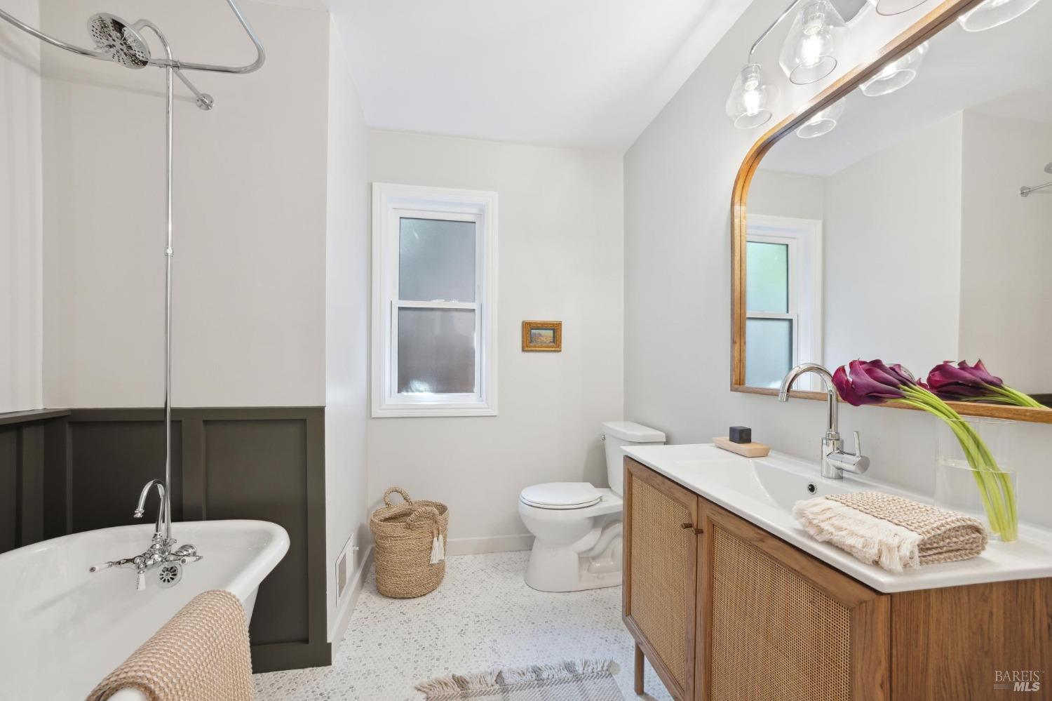115 4th St