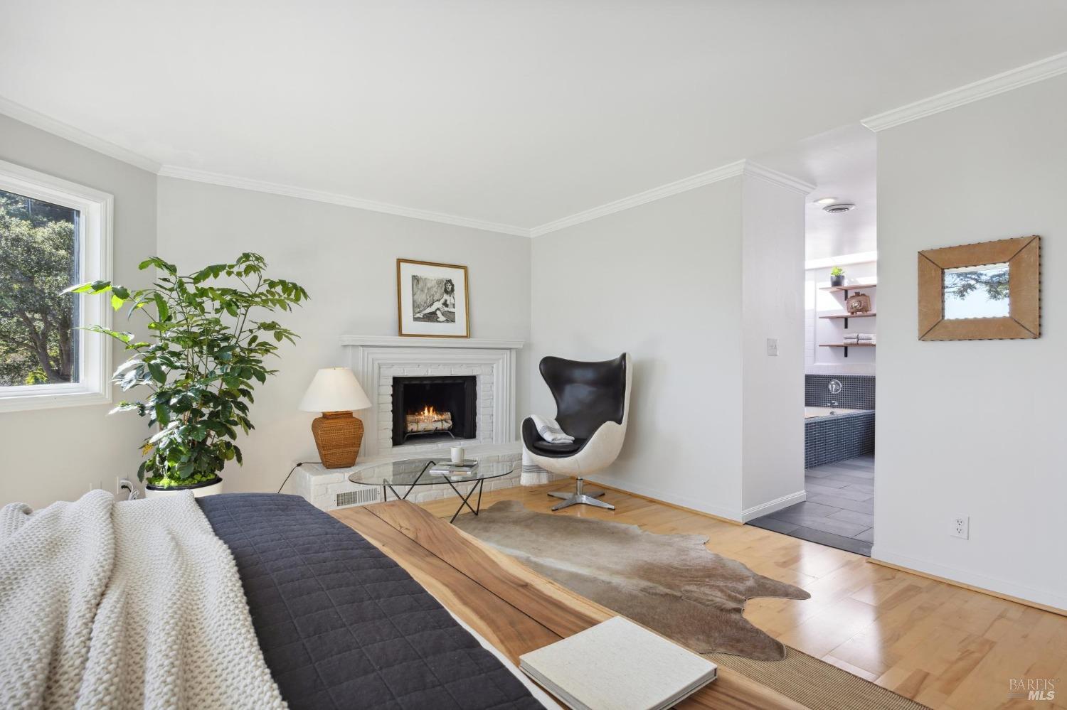 115 4th St