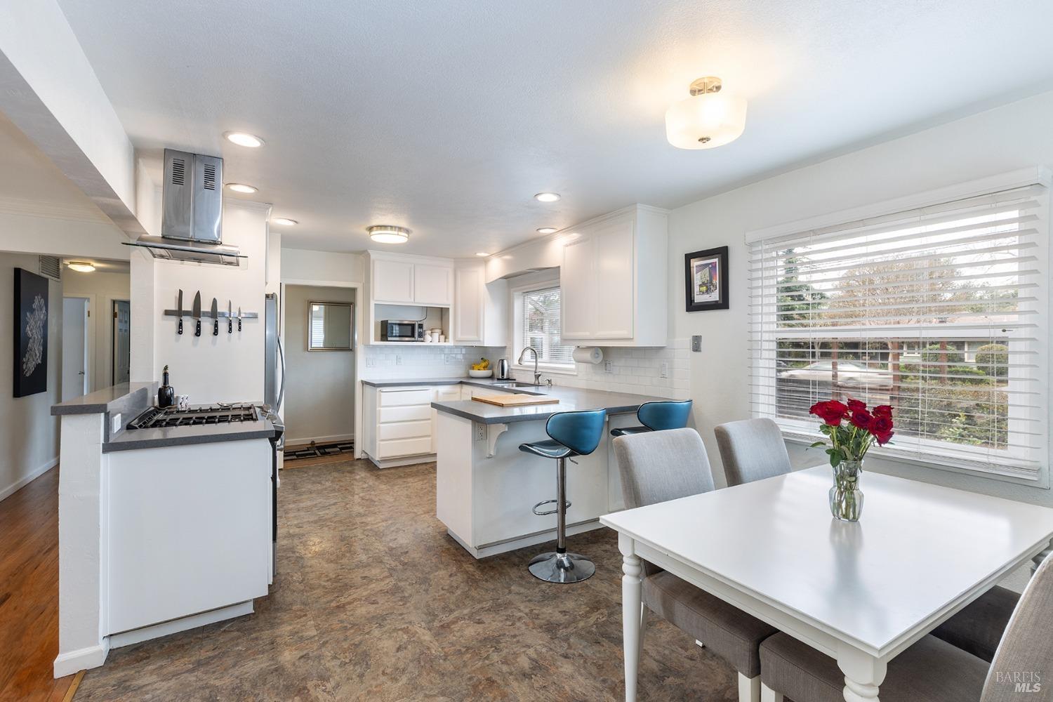3444 Montgomery Dr