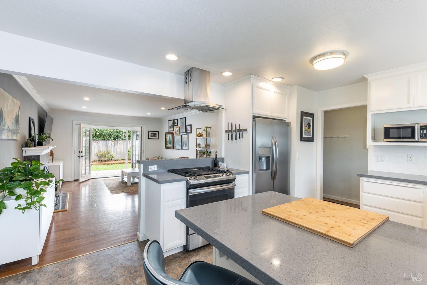 3444 Montgomery Dr