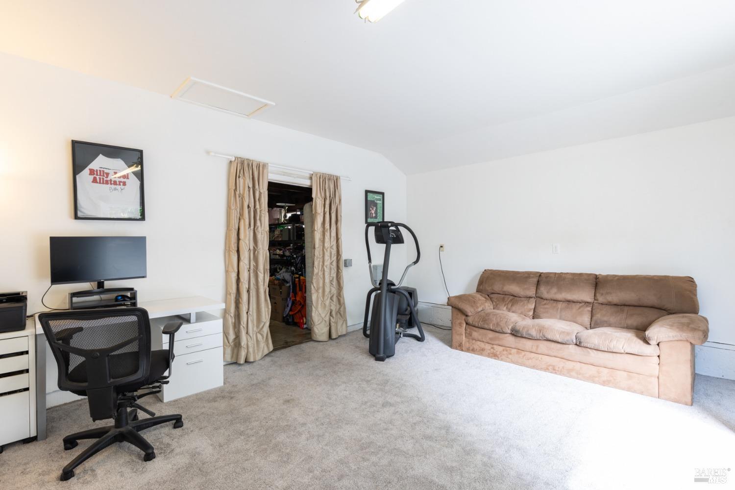 3444 Montgomery Dr