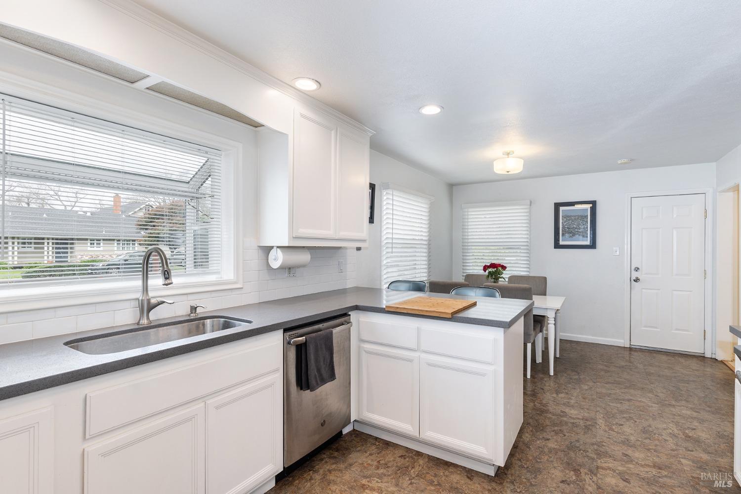 3444 Montgomery Dr