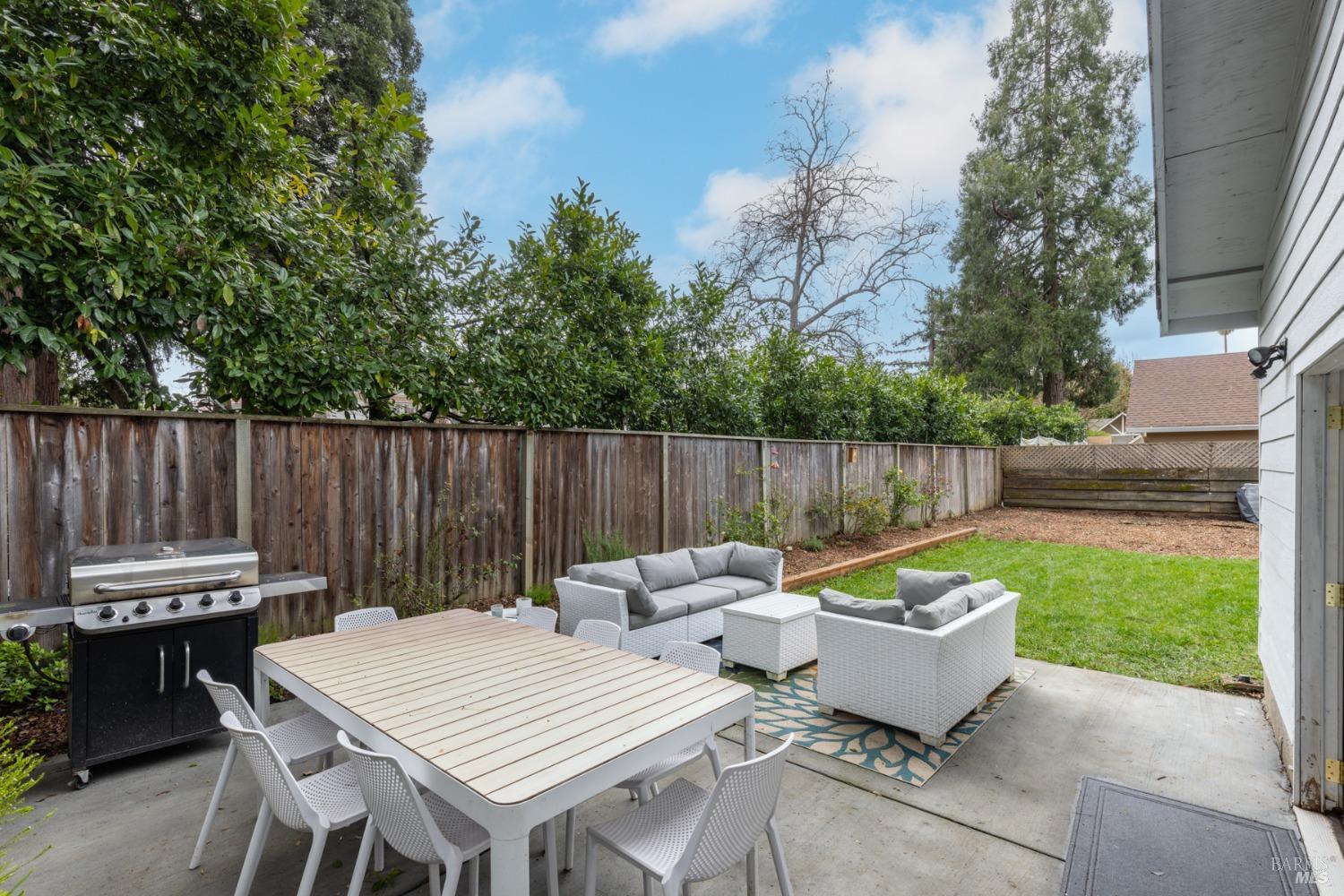 3444 Montgomery Dr
