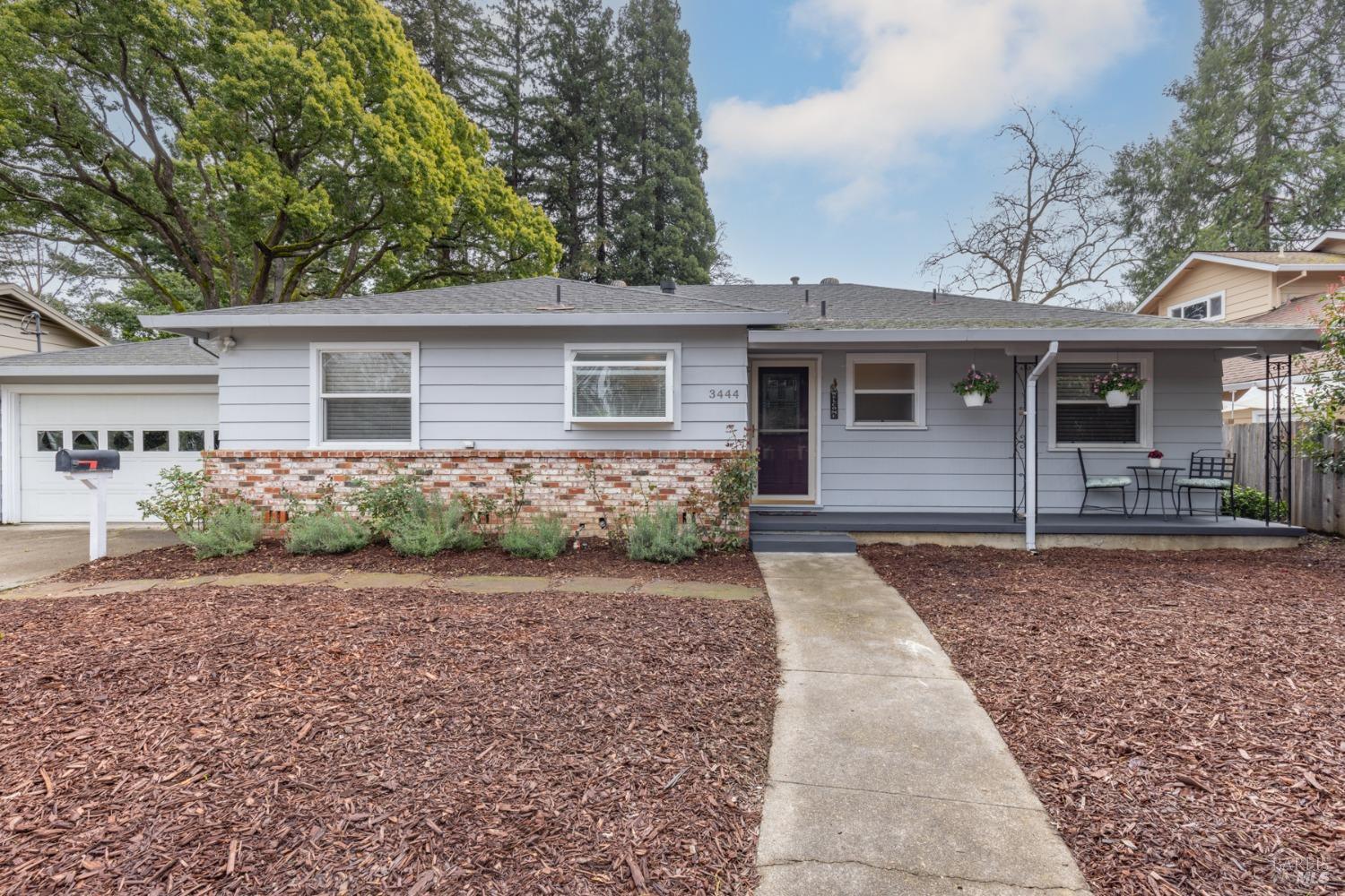 3444 Montgomery Dr