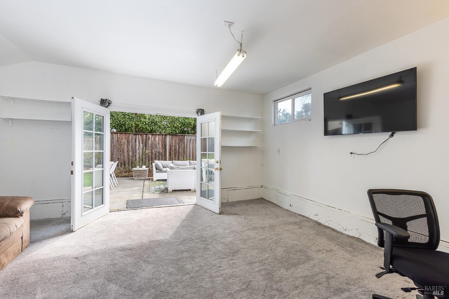 3444 Montgomery Dr