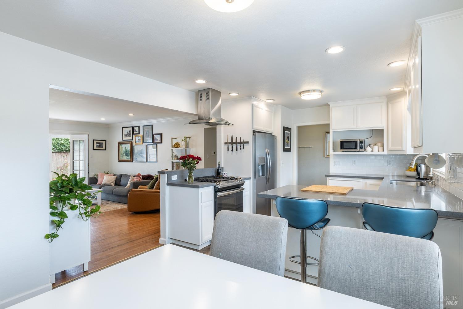 3444 Montgomery Dr