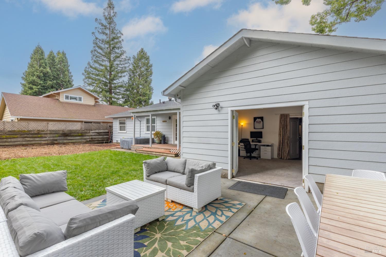 3444 Montgomery Dr