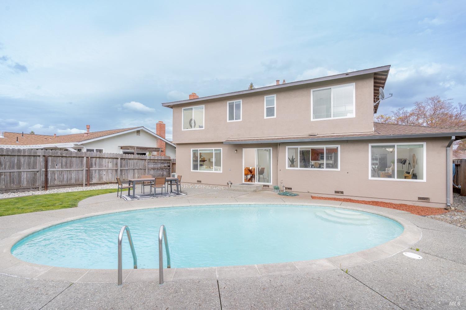 4435 Tanglewood Way