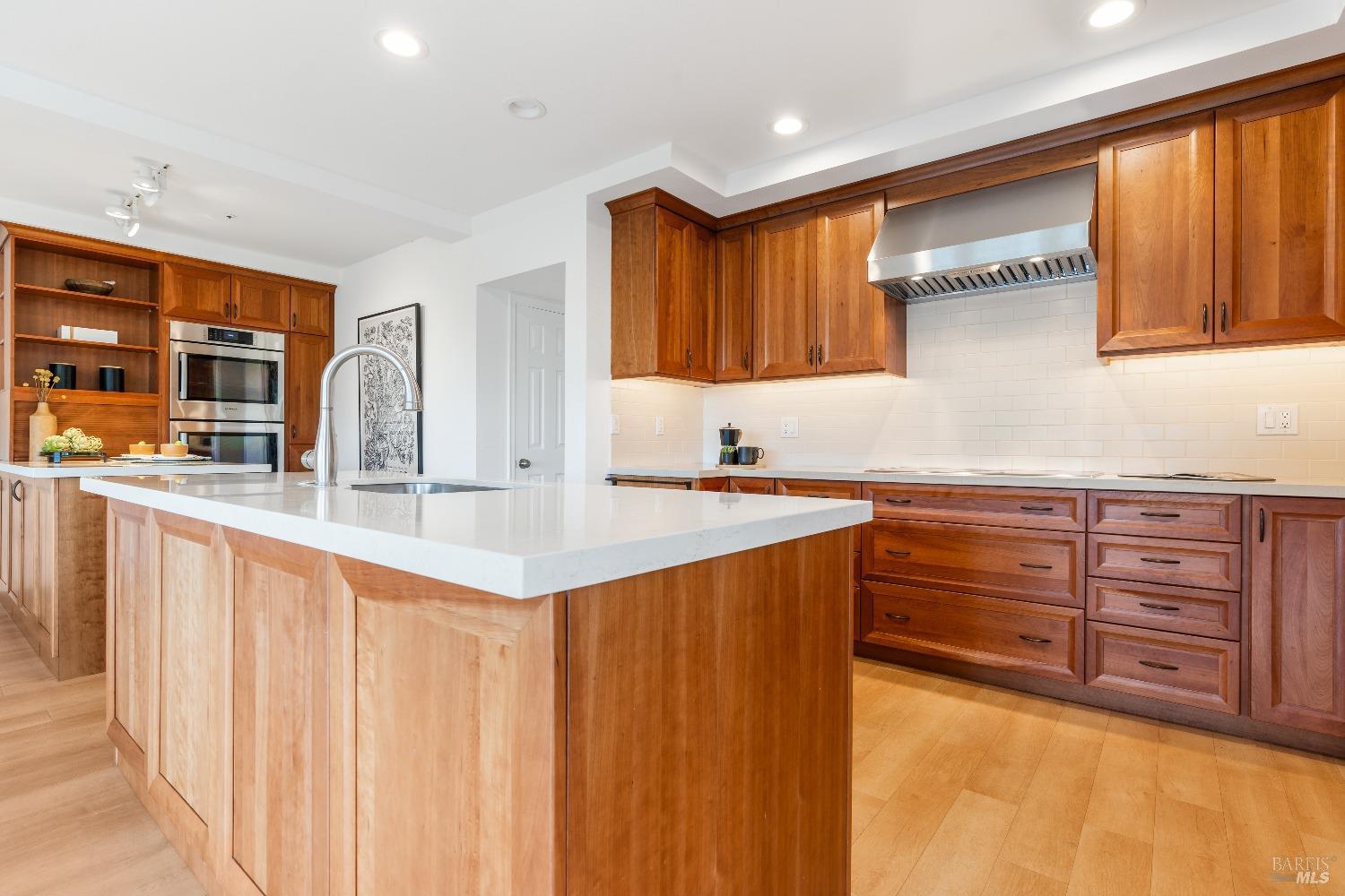 5 River Oaks Ct