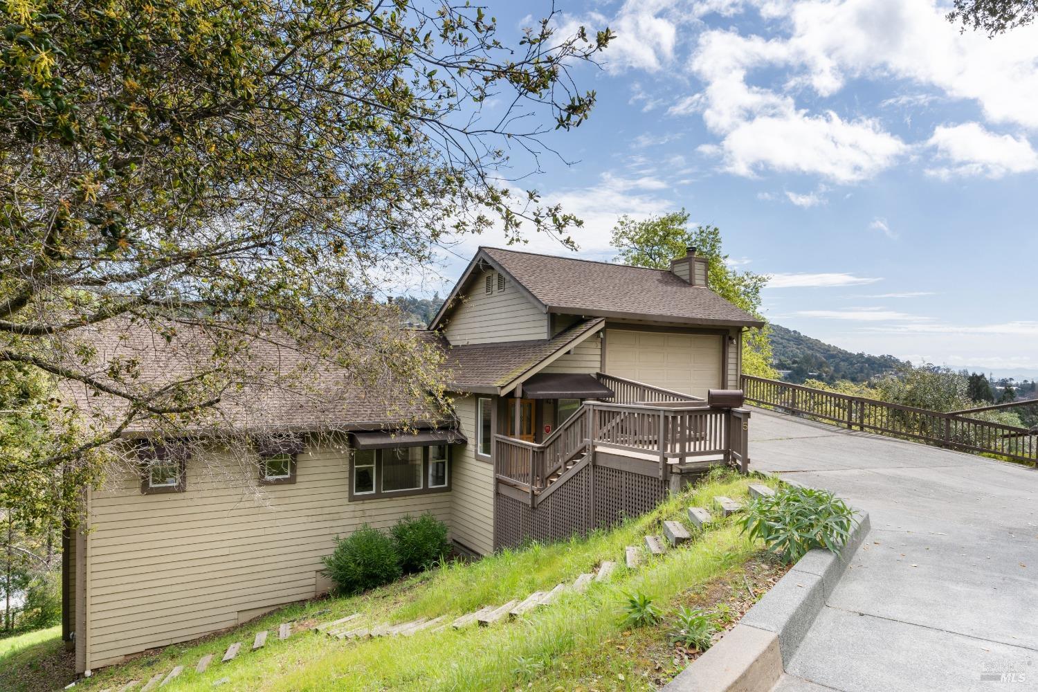 5 River Oaks Ct