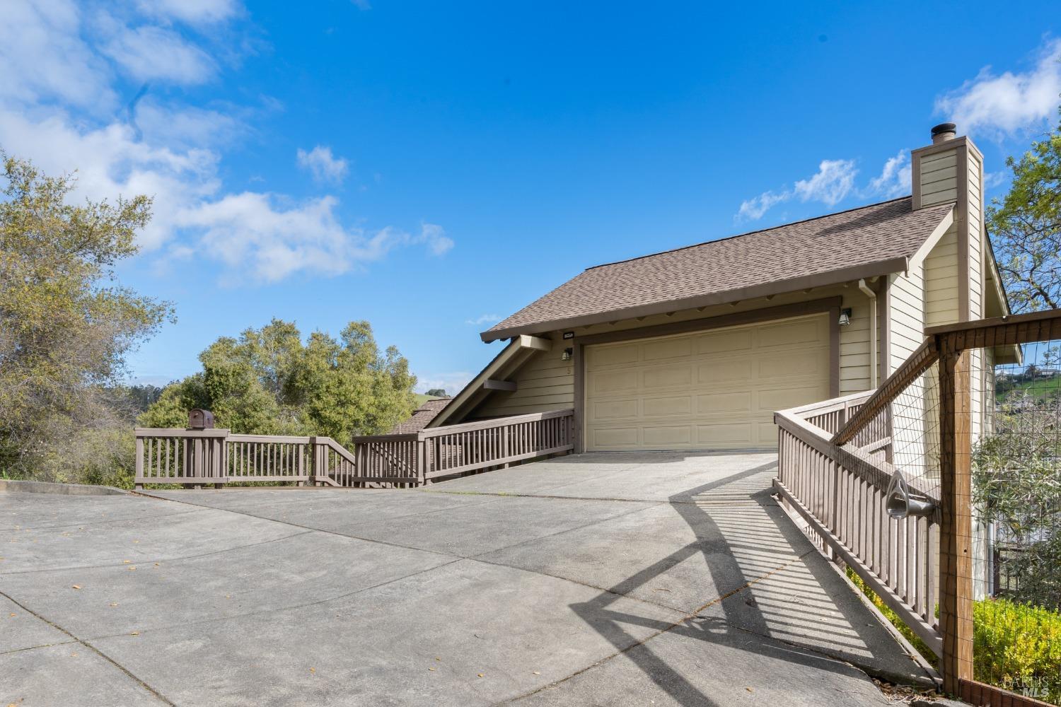 5 River Oaks Ct