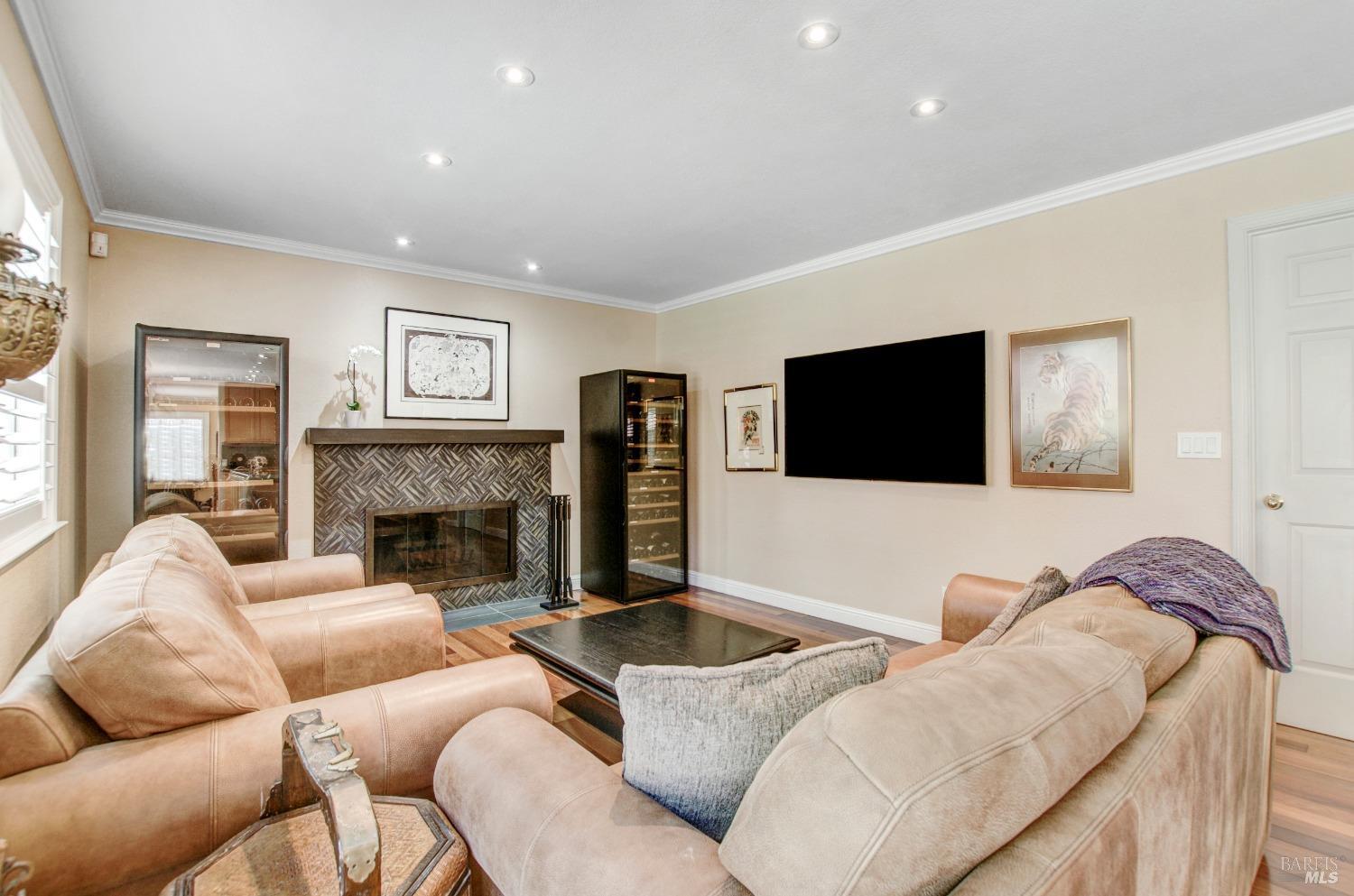 924 Jane Ct