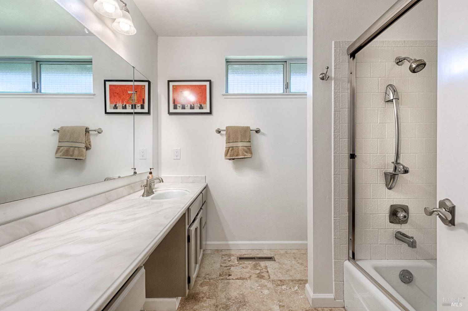 439 Twin Lakes Cir