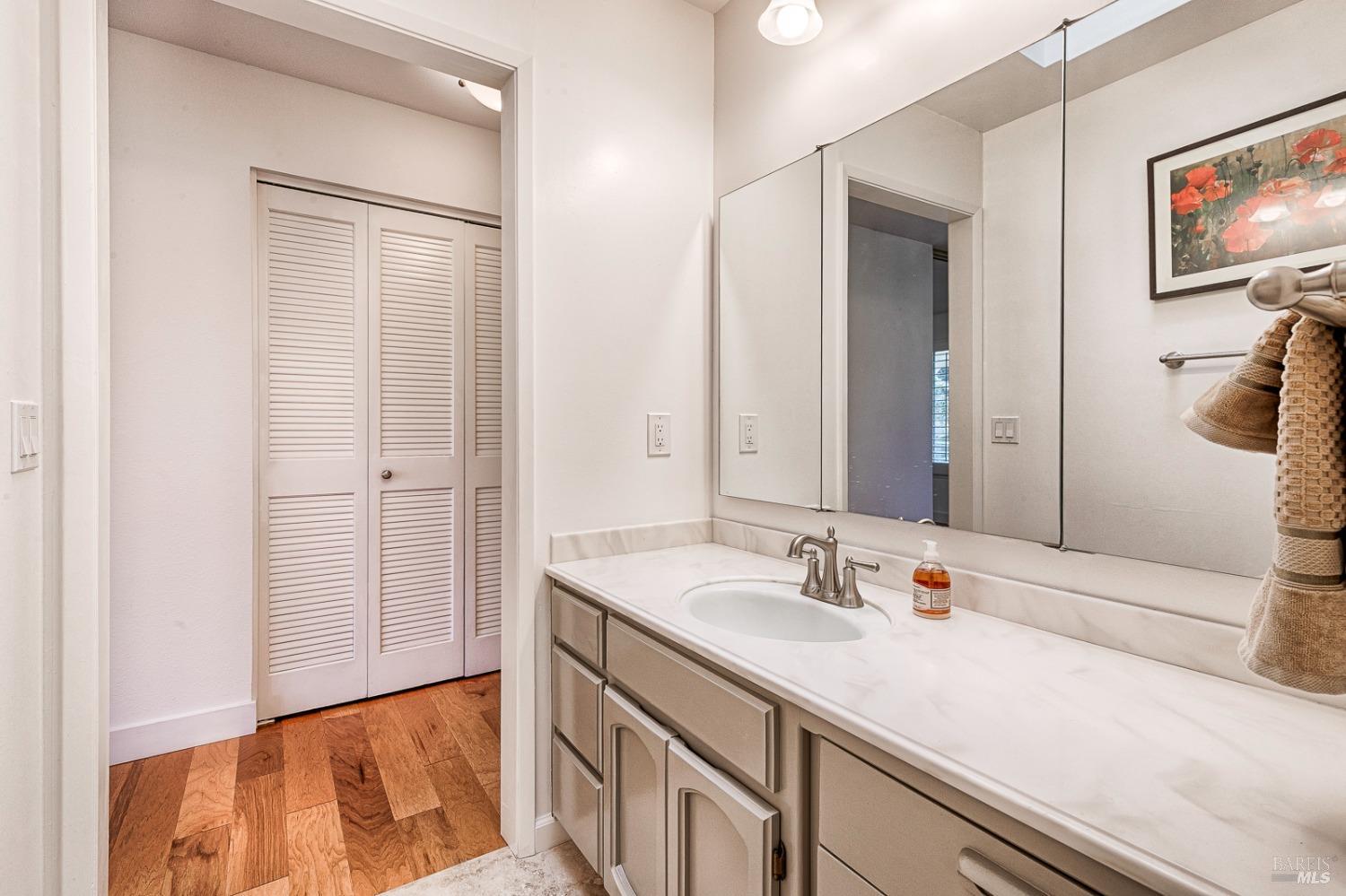 439 Twin Lakes Cir
