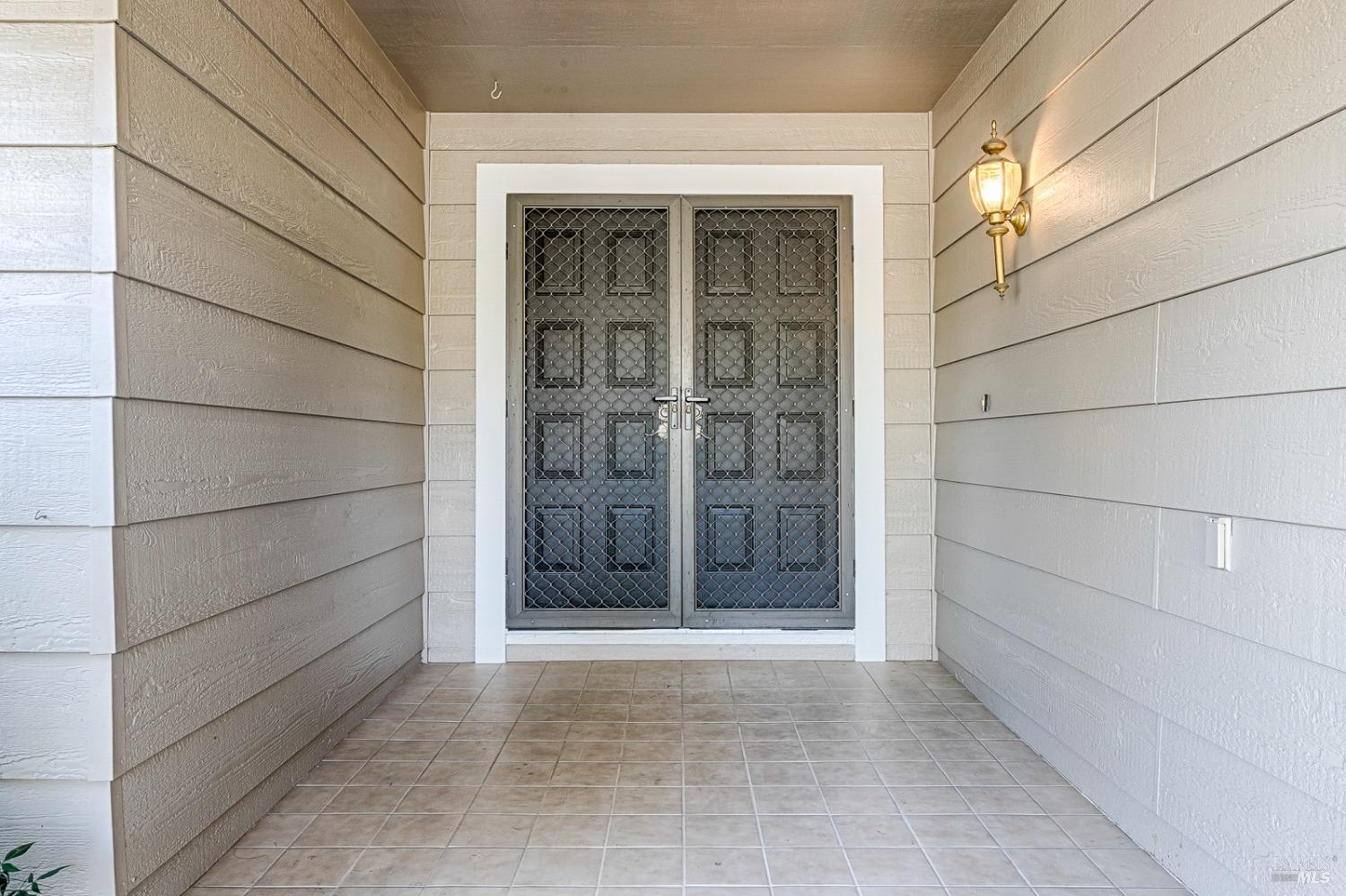 439 Twin Lakes Cir