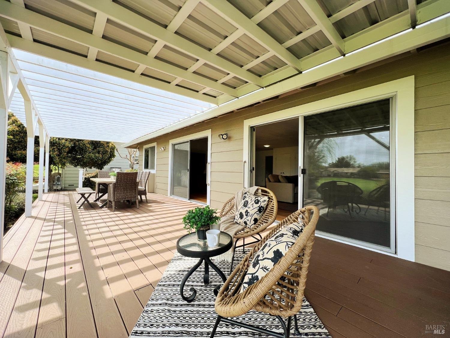 439 Twin Lakes Cir