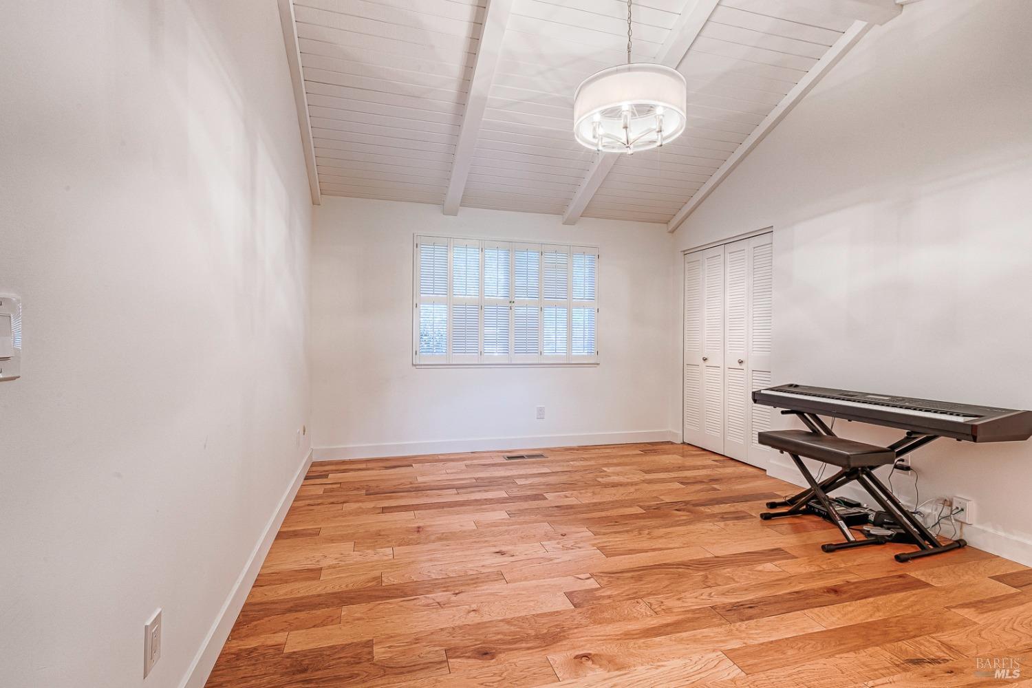 439 Twin Lakes Cir