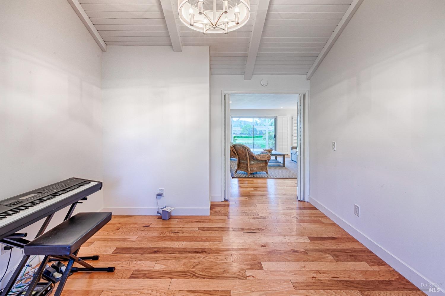 439 Twin Lakes Cir