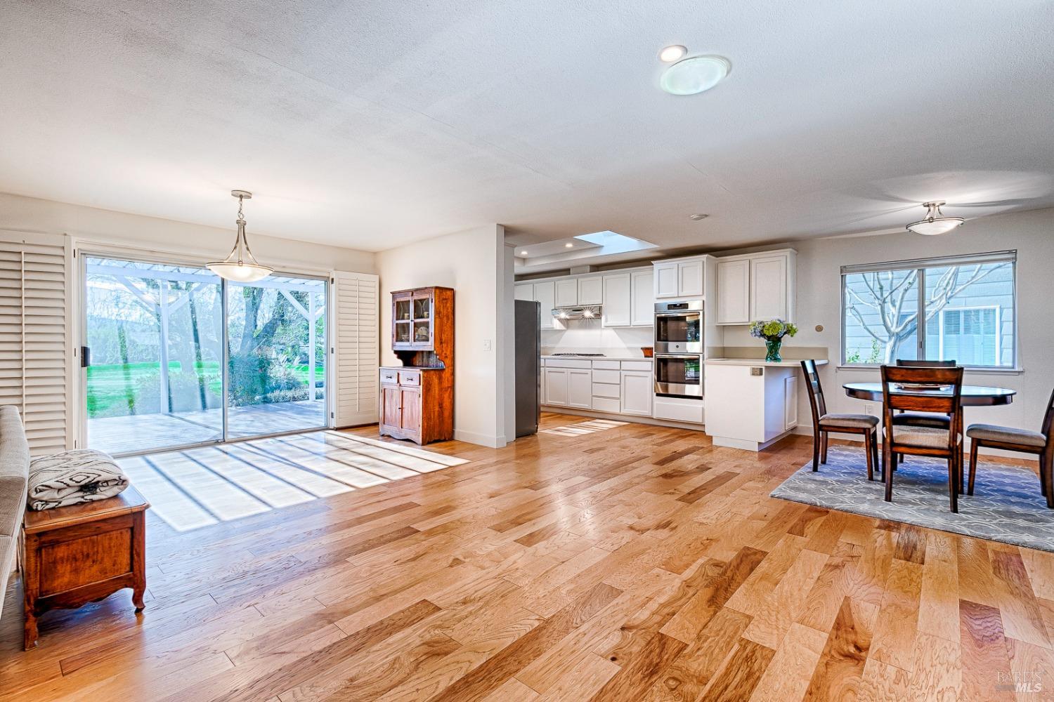 439 Twin Lakes Cir