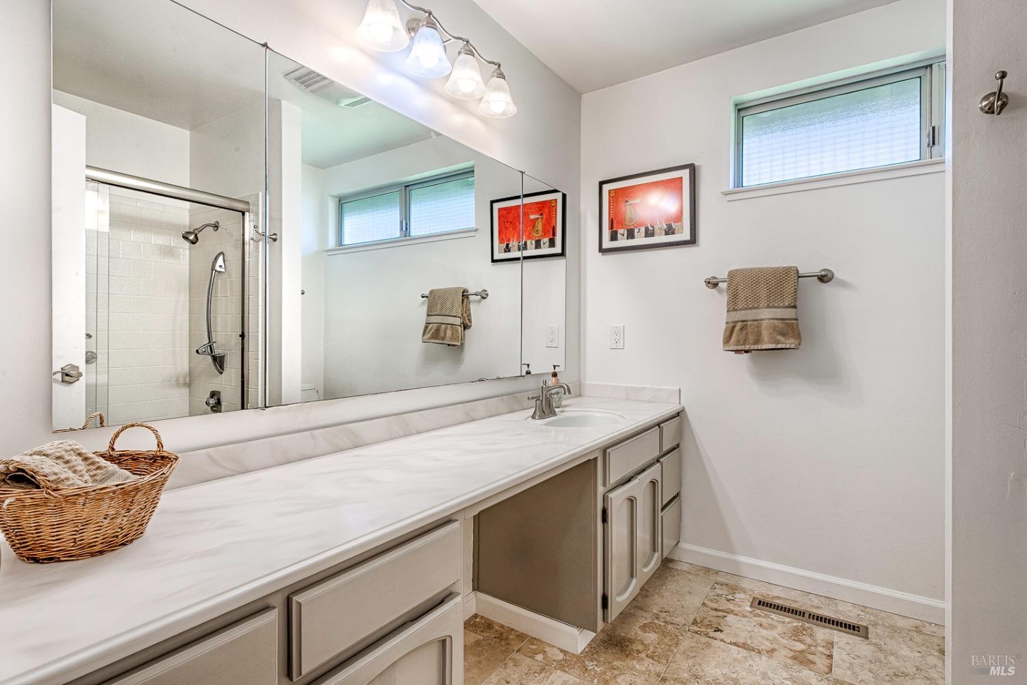 439 Twin Lakes Cir