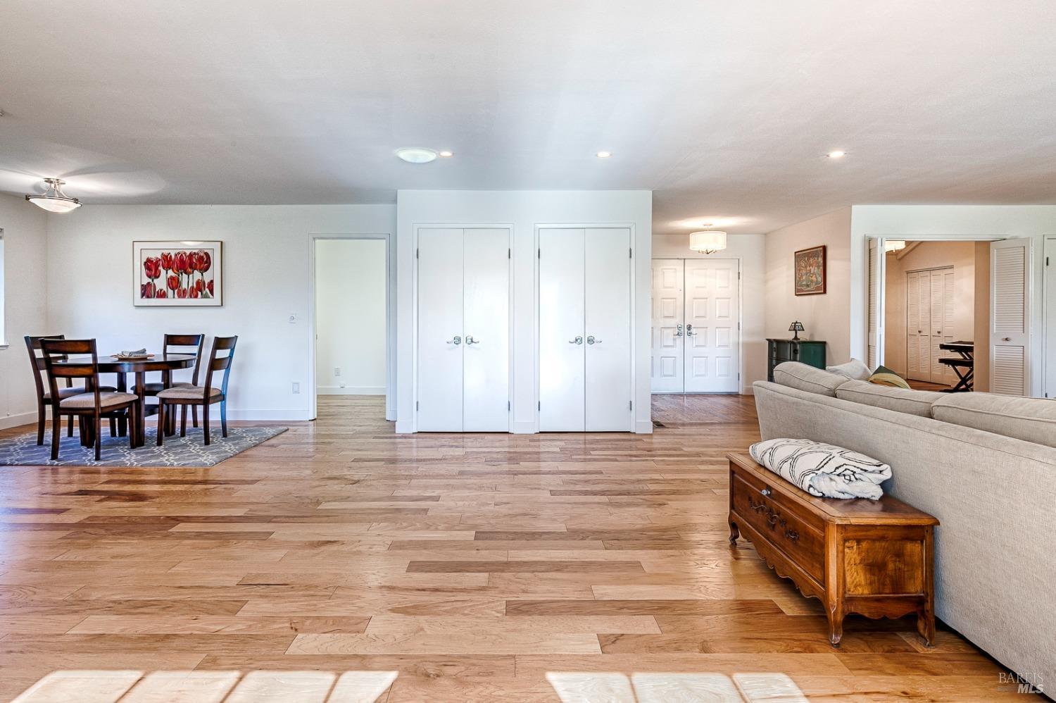 439 Twin Lakes Cir