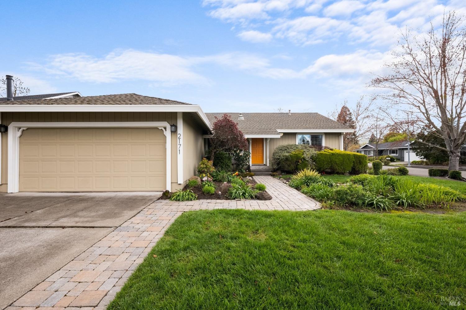 2171 Alejandro Dr