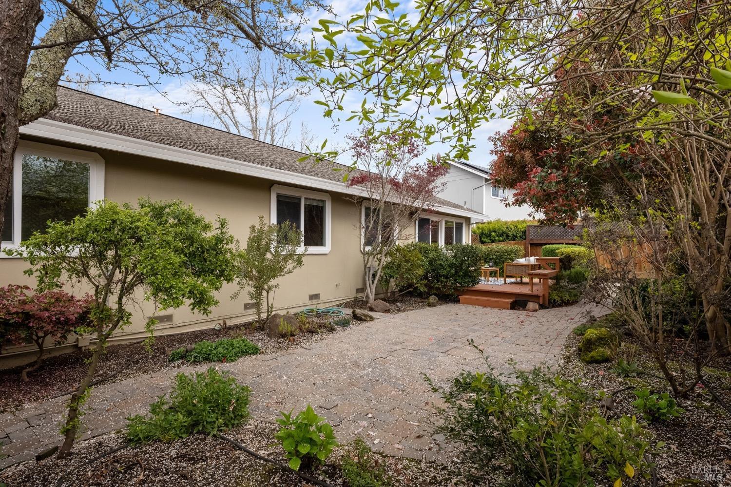 2171 Alejandro Dr
