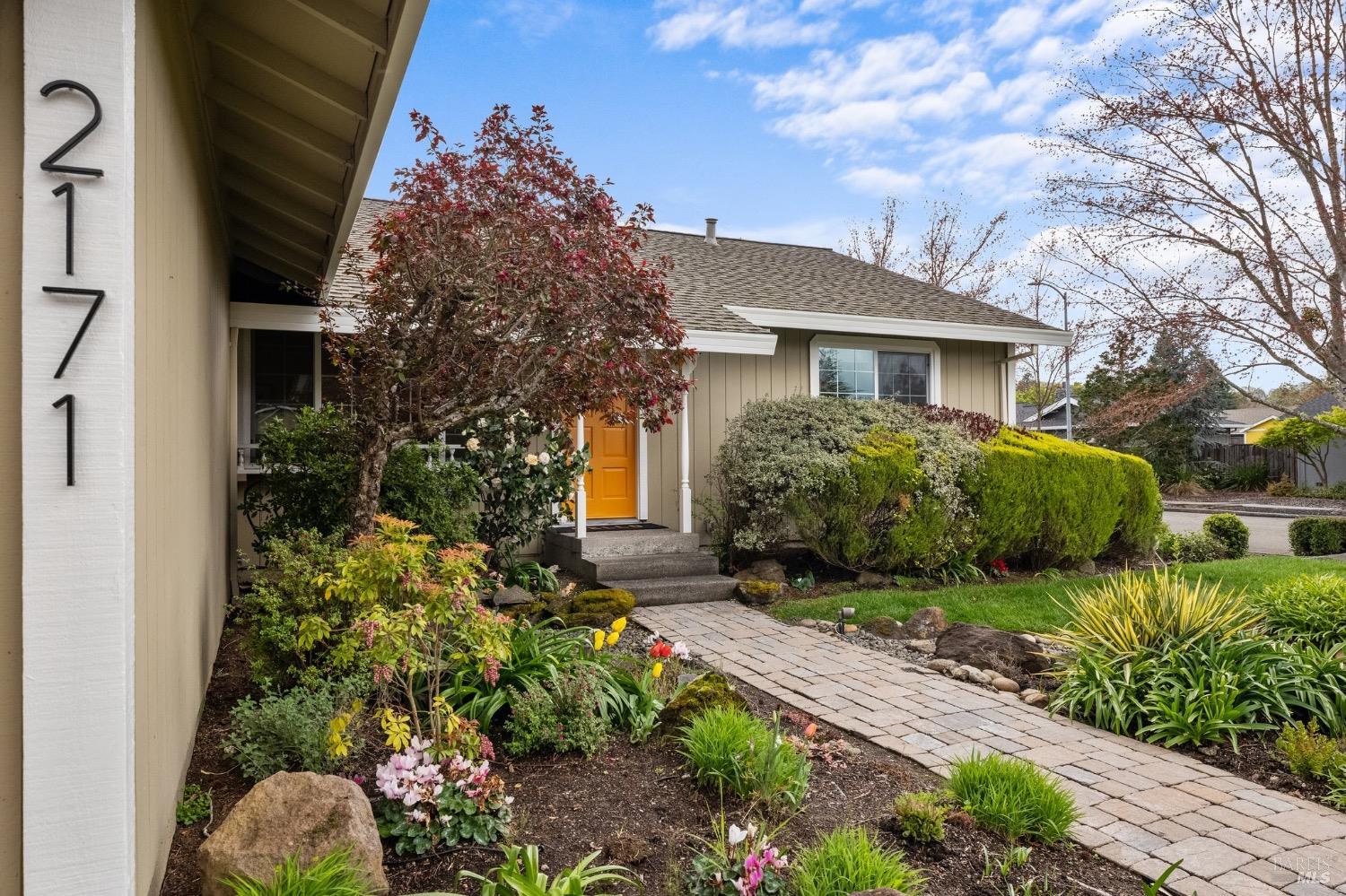 2171 Alejandro Dr