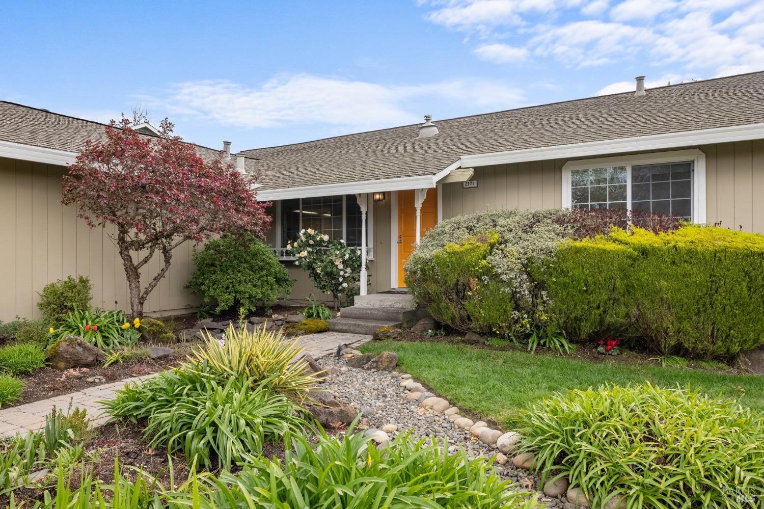 2171 Alejandro Dr