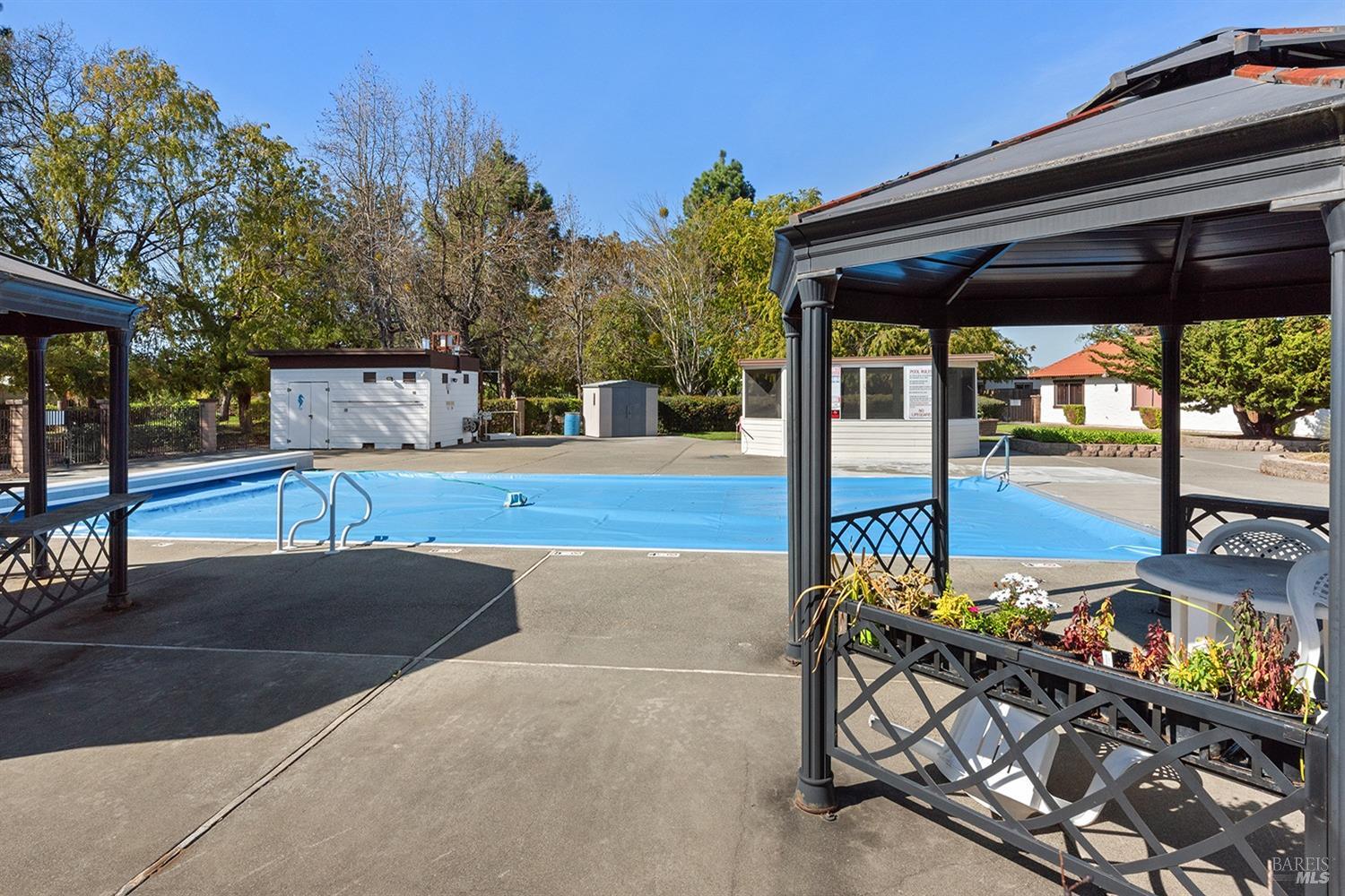 92 Westgate Cir