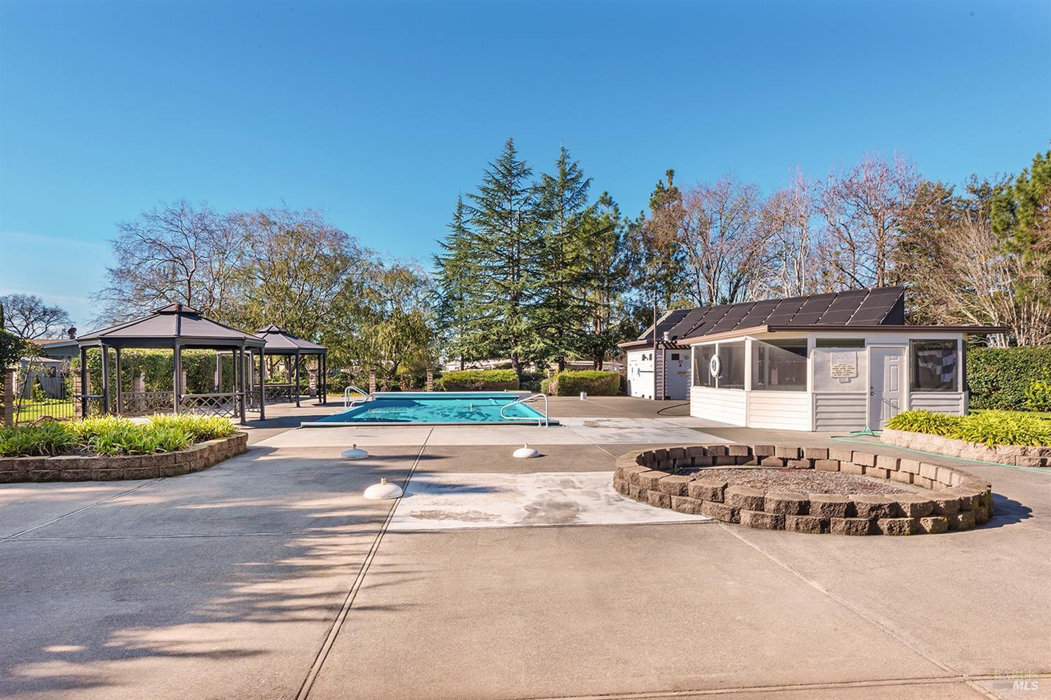 92 Westgate Cir