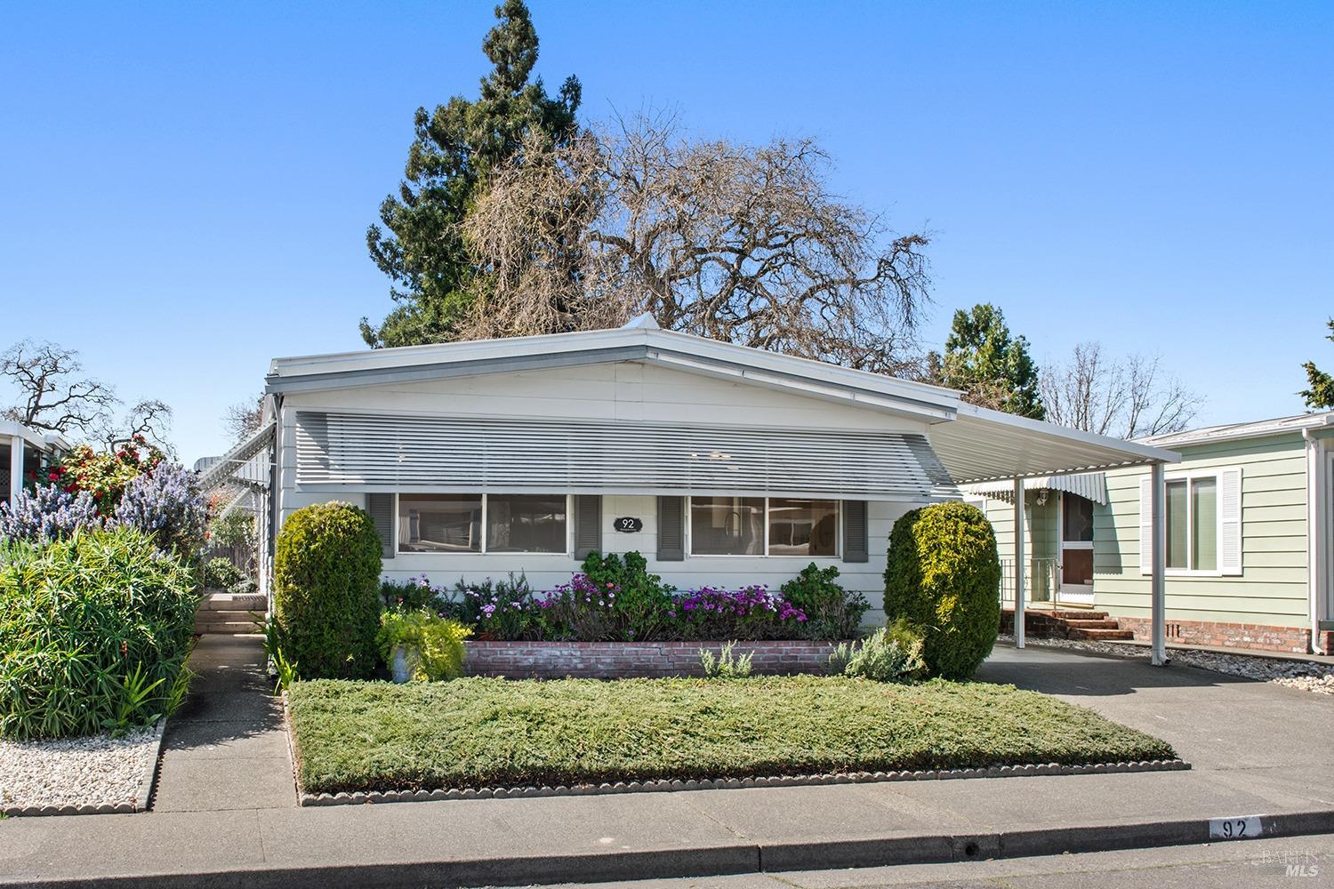 92 Westgate Cir