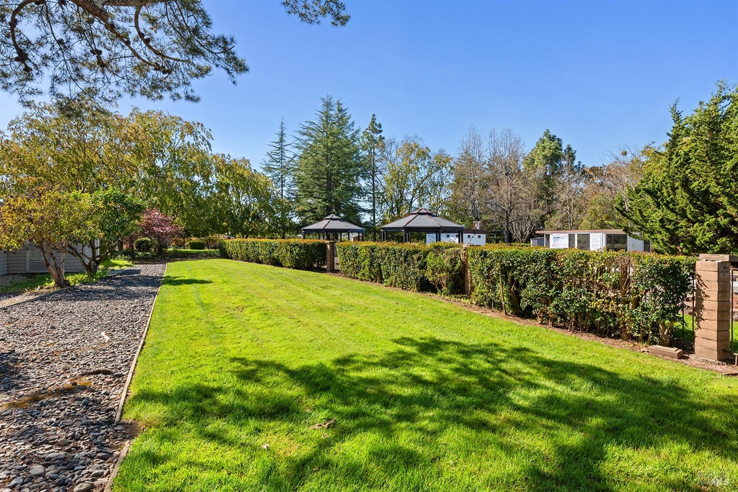 92 Westgate Cir