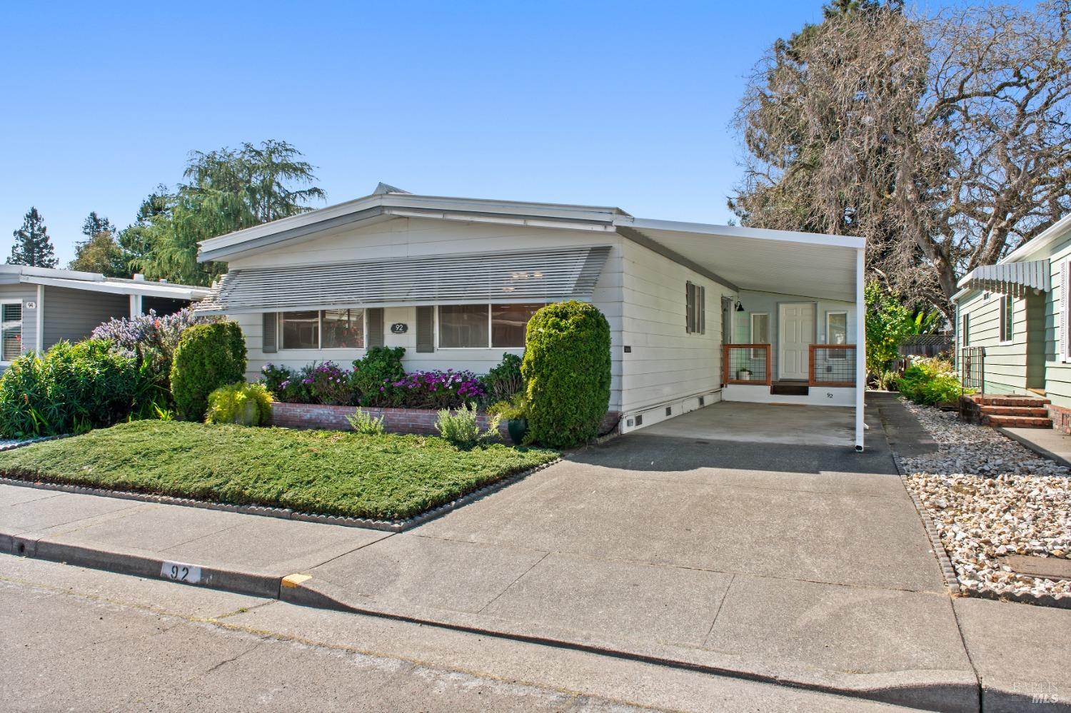 92 Westgate Cir