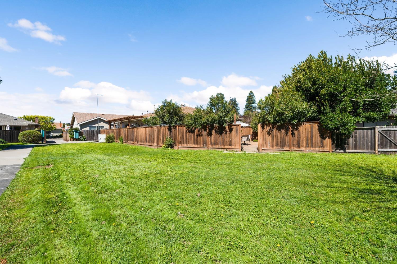 305 Cypress Cir