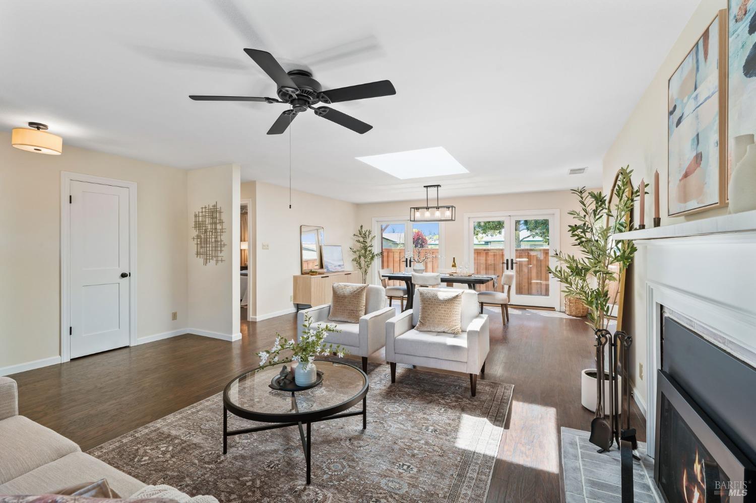 305 Cypress Cir