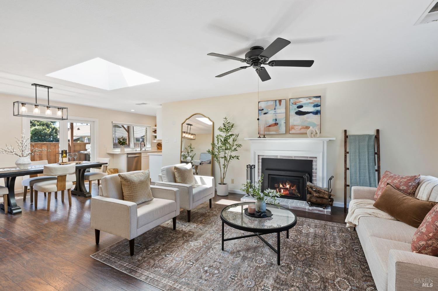 305 Cypress Cir