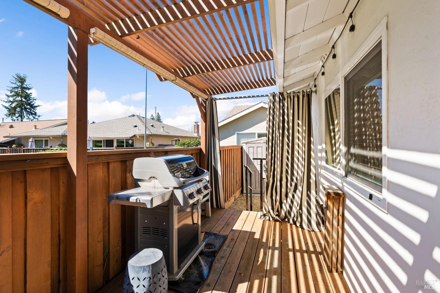 305 Cypress Cir