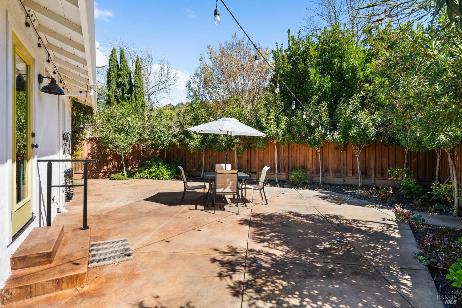 305 Cypress Cir