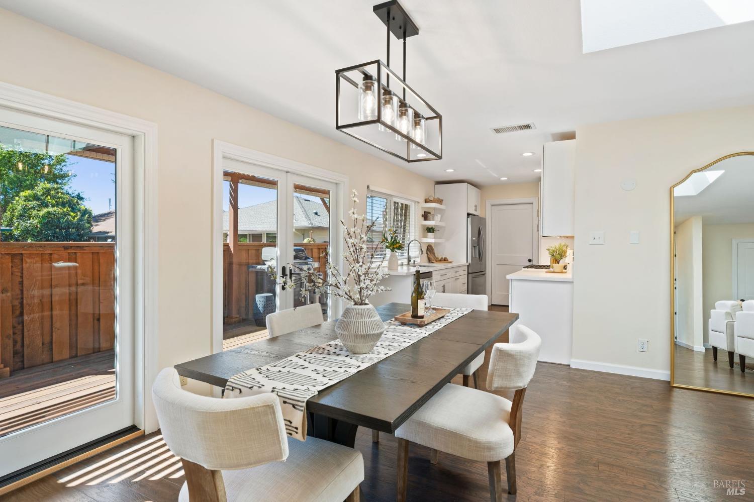 305 Cypress Cir