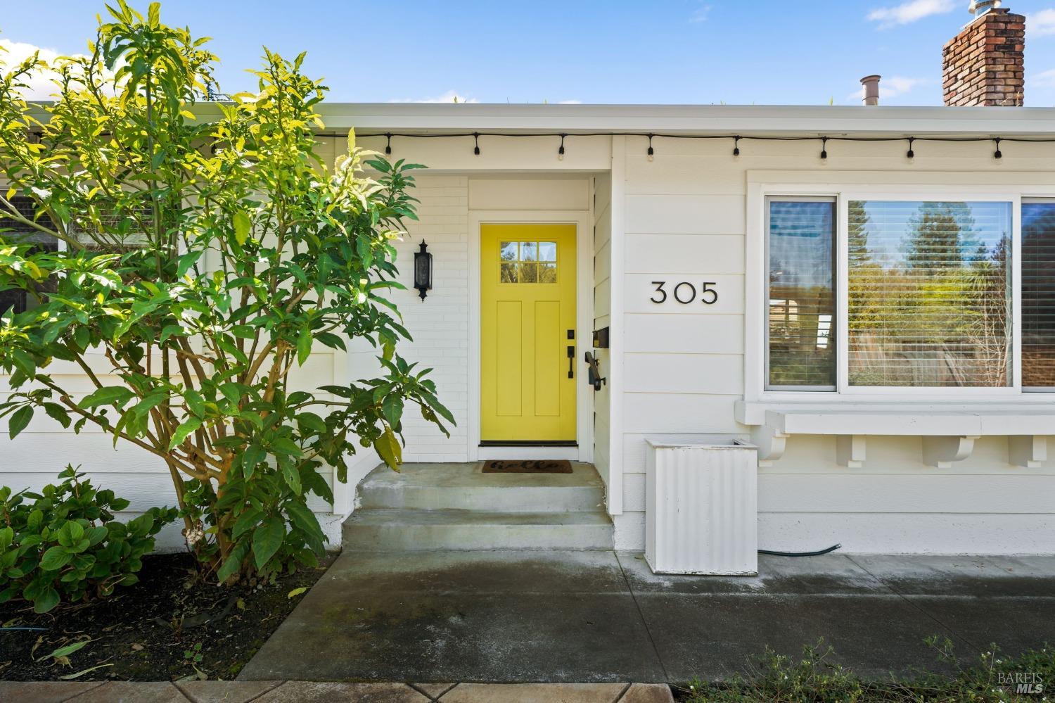 305 Cypress Cir